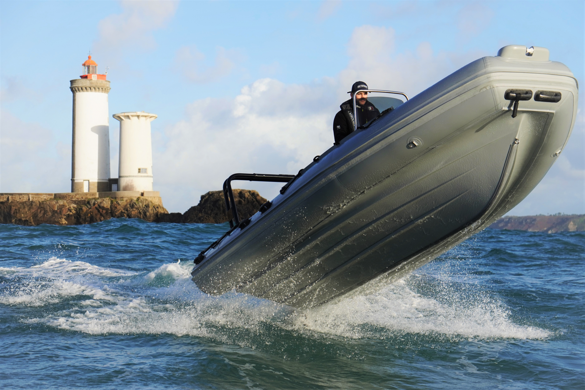 3D TENDER XPRO 589 HYPALON GREY + YAMAHA F115CV