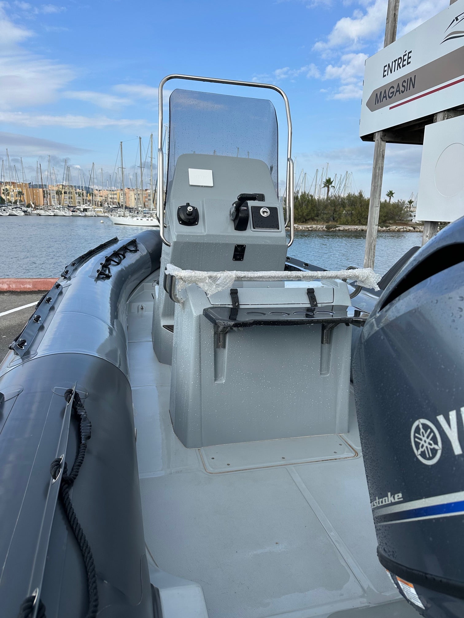 3D TENDER PATROL 600 HYPALON GREY + MOTEUR YAMAHA 130CV