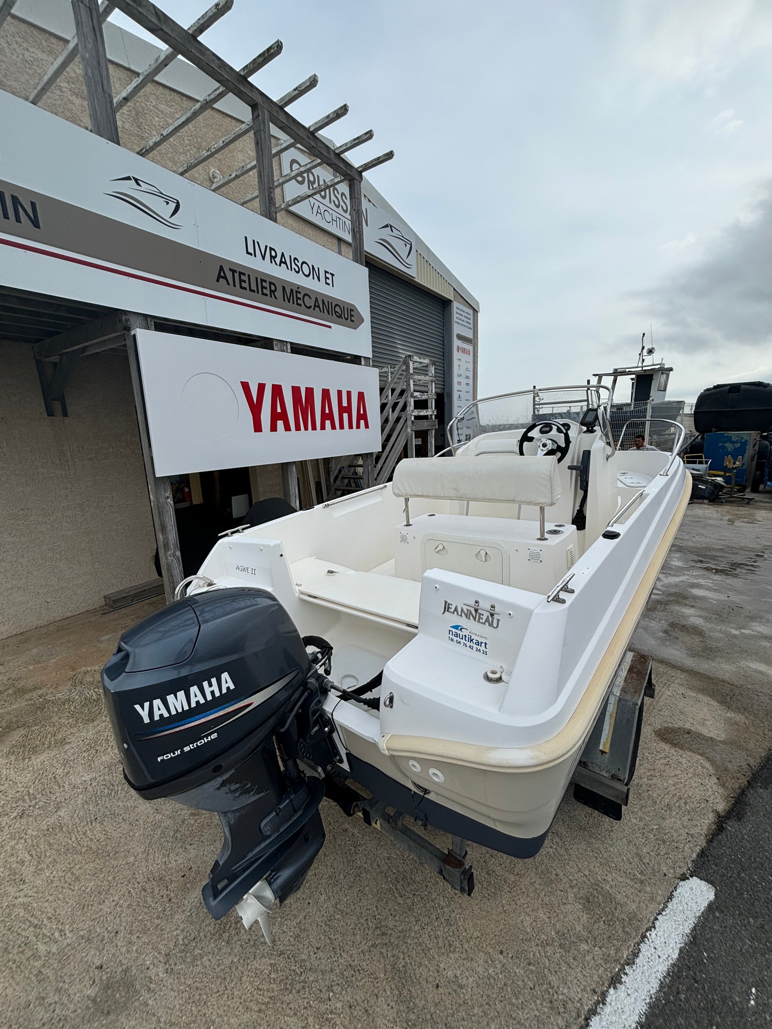 OCCASION CAP CAMARAT 505 + YAMAHA F50